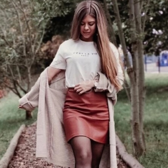 White Graphic French Text Print Tee Shirt Short Sleeve Crew Neck - Picture 12 of 17